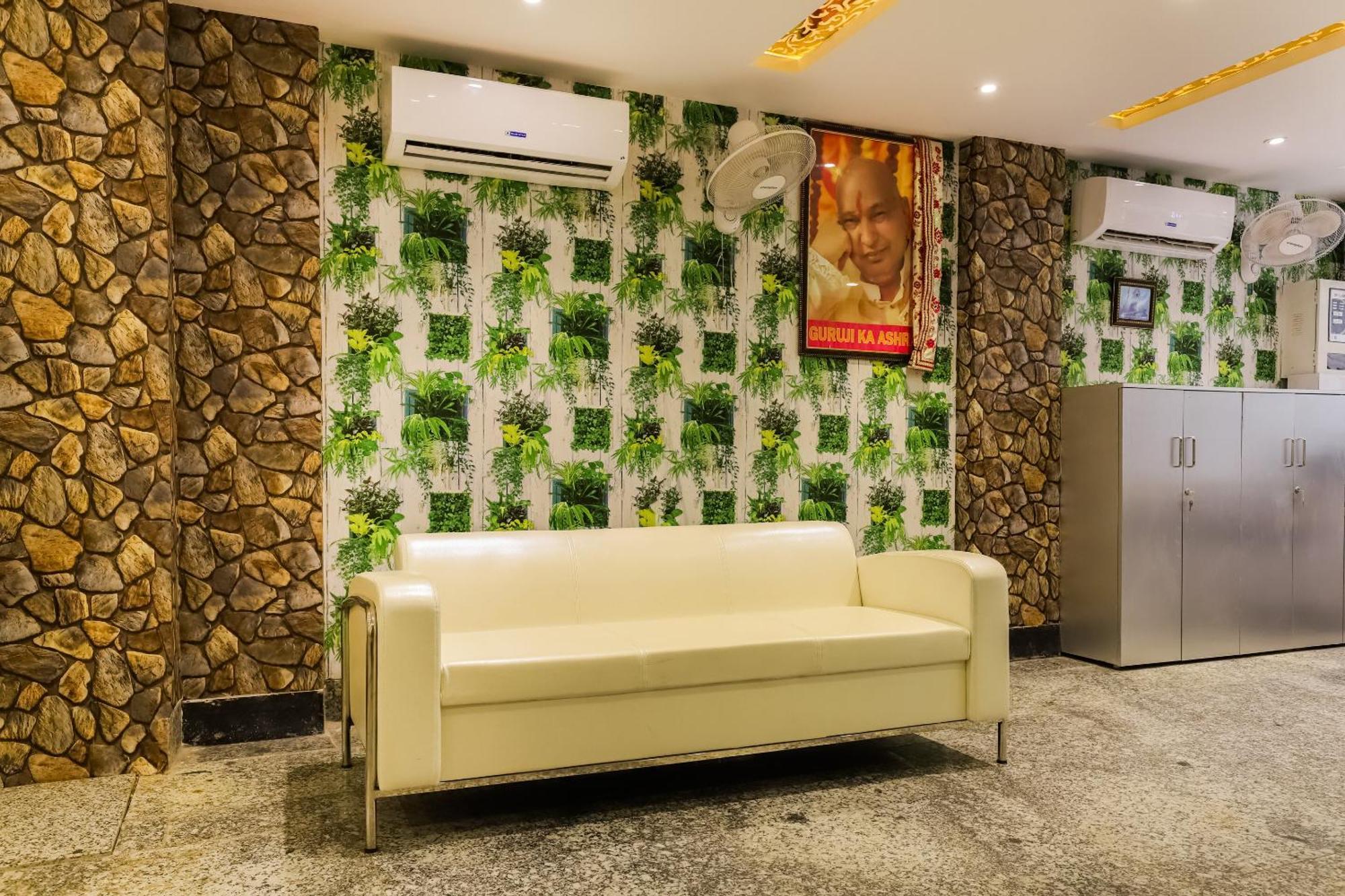 Hotel O New Tech India Delhi  Buitenkant foto